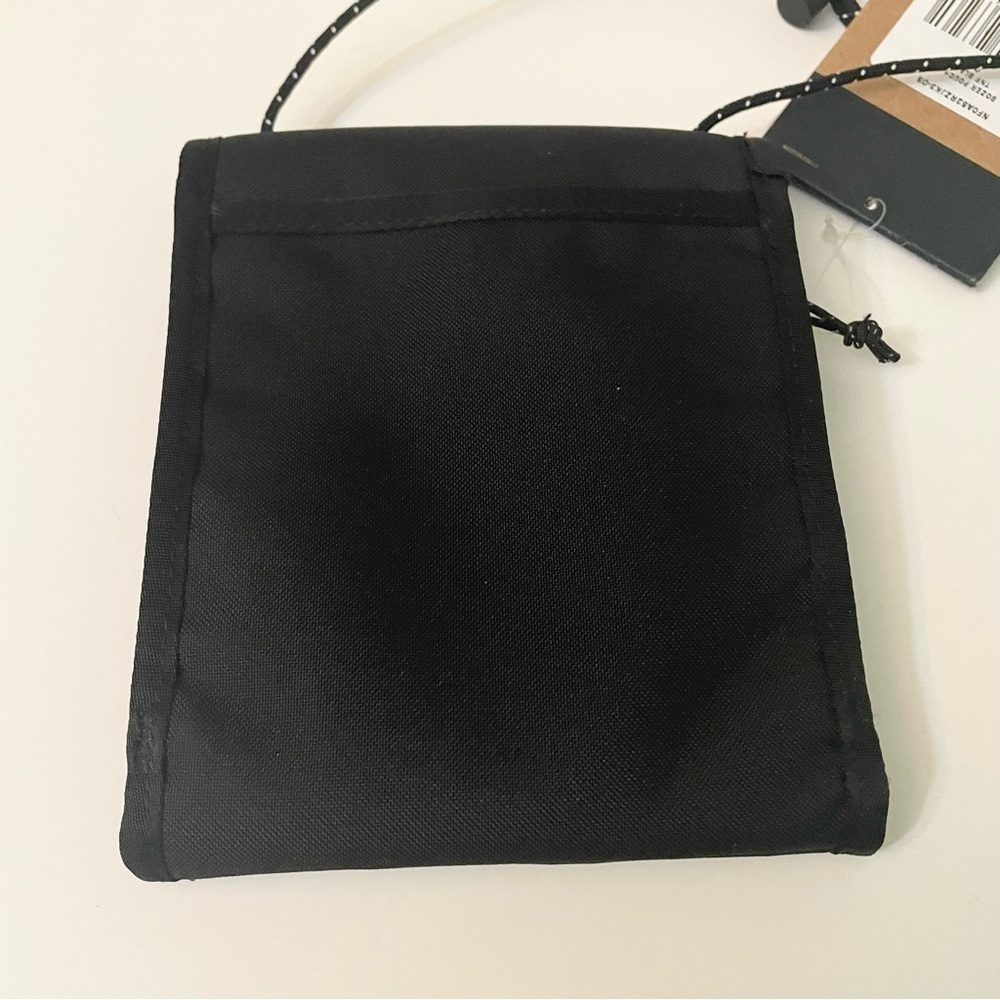 The North Face Bozer Neck Pouch Black Unisex - Picture 10 of 13